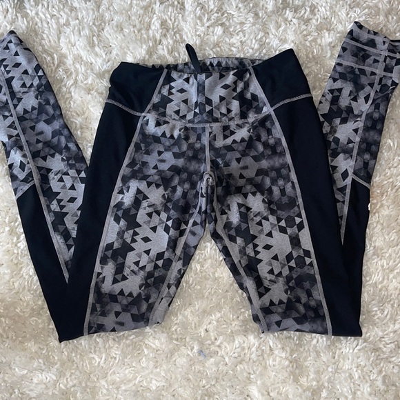 Running/workout leggings - Picture 2 of 3